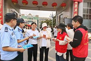 流浪汉也有春天！伊斯梅尔-史密斯赛前领取总冠军戒指？